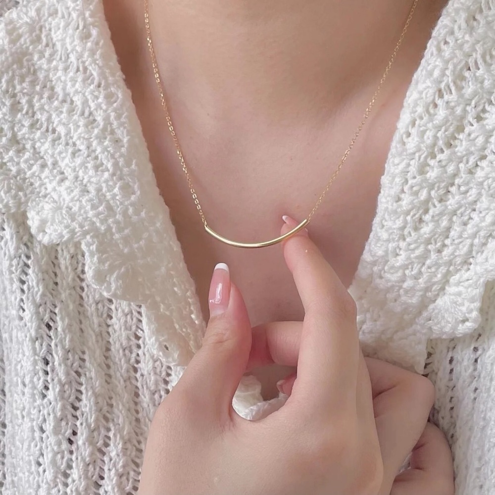 CASUAL 14k Gold Minimalist Tube Bar Everyday Wear Necklace